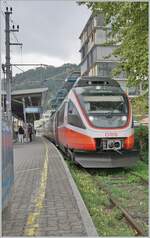 Der ÖBB 4024 136-5 wartet in der Zugausgangsstation Bregenz Hafen auf die Abfahrt nach Bludenz. 

14.09.2022 