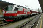 BB 1014 011-9 wartet mit dem IC 405 nach Kosice in Wien Westbahnhof auf die Abfahrt.