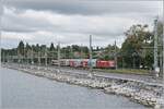 Eine �BB 1116 ist mit ihrem Doppelstockzug mit einem etwas ungew�hnlichen Steuerwagen auf dem Seedamm von Lindau unterwegs. 

17. Sept. 2024