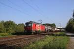 �BB/RCC 1293 066 schlept ein Mischguterzug durch Kaarst-Broicherseite am 12 Augustus 2025.