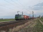 193 203 zieht ein Containerzug bei Mangolding.