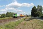 ER20-01 zieht mit den Wiesau Containerzug nach Hof/Hamburg bei Großwendern vorbei.