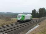 ER20 02 alias 223 102 rollt Lz bei der Einfahrt Pechbrunn um in Cheb ein Holzzug abzuholen.