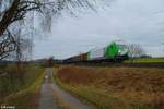 ER20-02 zieht den 95394 Cheb - Regensburg Holzzug der später noch weiter nach Kufstein geht kurz vor Marktredwitz.