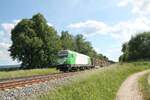 ER20 04 mit einem Rundholzzug aus Nürnberg Langwasser nach Wiesau bei Waldershof.