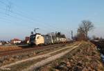 ES 64 U2 068 und ein Vectron ziehen einen Wechselpritschenzug bei Moosham.