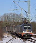 br-242-es64u2-/545586/hectorrail-242516182-516-hat-hier-die Hectorrail 242.516/182 516 hat hier die 241.003-2 und einen langen KLV Zug im Schlepp. Schleswig 12.03.2013