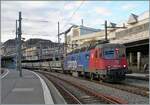 Die SBB Re 6/6  11619 (Re 620 019-0) wartet mit zahlreichen Fans-u Wagen in Lausanne auf die Weiterfahrt. 
30. Okt. 2025
  