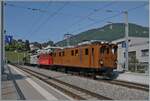 Die Bernina Bahn RhB Ge 4/4 81 der Blonay-Chamby Bahn mit dem Rivera Belle Epoque Express von Chaulin nach Vevey in St-Légier.