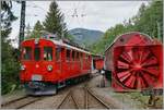 Der RhB ABe 4/4 I N° 35 der Blonay-Chamby Bahn erreicht den Museumsbahnhof Chaulin.