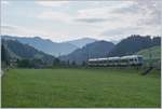 Der BLS  Kambly  RABe 535 (Lötschberger) hat das Emmental verlassen und fährt nun durchs Entlebuch in Richtung Luzern.