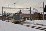 Ein  Lenkerpendel  (Bt, Be 4/4, ABt) nach Zweisimmen beim Halt in Schönried.