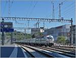 Die RailCare  Rem 476 454 erreicht Lancy Pont Rouge.