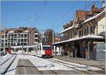 Ein TPF Surf verlässt den Bahnhof von Châtel St-Denis.