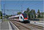 Der SBB RABe 522 229 erreicht als Léman Express SL5 den Bahnhof von Satigny. 

19. Juli 2021