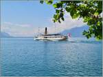 Das CGN Kursschiff  LA SUISSE  bei Vevey unterwegs nach Montreux.