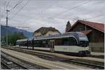 Nach der Abfahrt des MOB ABDe 8/8 trifft der ABhe 2/6 7503  Blonay-Chamby  als Regionalzug 2424 von Les Avant nach Montreux unterwegs in Chernex ein.