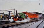 150 Jahre Schweizer Eisenbahn:  Die E 2/2 N 3  Zephir  verlsst mit zwei RHB Wagen den Bahnsteige des Bahnhof von Delmont in Richtung  Festgelnde  bei der Drehscheibe im stlichen Teil des