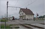 Von Palézieux kommend erreicht der TPF Be 2/4 101/ B  / ABe 2/4 101 den Bahnhof La Verrerie, wo es gilt den Gegenzug abzuwarten.