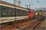 Eine SBB Re 460 verlässt mit ihrem HVZ IR 90 Lausanne in Richtung Genève, Bpm 51 gleich hinter der Lok in Grün/Grau ist schon kaum mehr im Planeinsatz zu erleben.