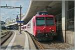 Erneut knapp an der Zeit, aber nun mit etwas mehr Platz und freundlicherem Wetter, konnte ich den SBB (ex TRAVYS) RBDe 560 385 (RBDe 560 DO 94 85 7 560 385-7 CH-SBB) in Lausanne fotografieren.