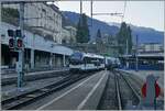 Eine eher ungewöhnliche Rangierkomposition nähert sich in Montreux den Bahnsteiggleisen: Der MOB ABe 4/4 9301 rangiert GPX Wagen.

4. April 2025