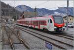Der neuen EVO TMR Region Alpes RABe 533 701 erreichte Orsières und wendet auf die Gegenleistung, die jedoch erst in gut einer halben Stunde abfahren wird und mir somit Zeit bietet, Zug und Bahnhof kurz in Augenschein zu nehmen. 

24. Januar 2026
