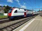 RABe 514 032 wird am 31.7.13 aus der Abstellung heraus im Bahnhof Schaffhausen bereitgestellt. Der Triebwagen wird die S16 nach Herrliberg-Feldmeilen verstrken.