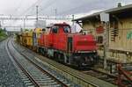 Am 841 008 steht mit ein Gleisbaugerat am 26 September 2010 bei Neuchatel.