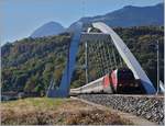 Fast 23 Meter ber die Gleise wlben sich die beiden Bgen der SBB Brcke  Massongex , die zwischen Bex und St-Maurice ber die Rhone fhrt.