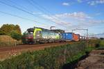 BLS Cargo 475 412 passiert am 15 Oktober 2021 Tilburg-Reeshof mit ein umgeleiteter Containerzug.