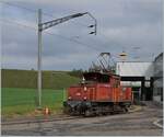 Die noch vor wenigen Jahren bei der SBB in Biel/Bienne im Rangiereinsatz stehende Ee 3/3 16408 (Baujahr 1946) hat nun bei der RUWA im Emmental eine neue Beschäftigung gefunden.