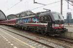 SBBCI 193 701 steht am 22 Jänner 2023 mit der TUI Ski-Express in Amsterdam Centraal.