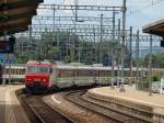 Ein Zug des Voralpen-Express fhrt am 22.06.2011 in Romanshorn ein