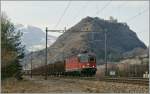 SBB Re 6/6 11677 mit einem Gterzug bei Sion.