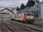 Aus dem CFZe 4/4 28, späten BDe 4/4 28 und in der folge zum De 4/4 28 mutierten MOB Triebwagen ist wieder der BDe 4/4 28 geworden und nun steht der hundertjährige Triebwagen hinter der MOB GDe 4/4 6006 in Vevey. 

3. Dez. 2024