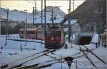 Ge 4/4 II 614 der RhB mit einem Regio Scuol-Pontresina.