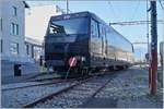 Die noch MOB Ge 4/4 8003 auf dem Weg zur RhB Ge 4/4 III, beim Warten in Vevey auf den Abtransport.