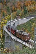 La DER de la Saison / Das Saison Ende der Blonay Chamby Bahn 2025 - Seit einigen Jahren zeigt die Blonay Chamby Bahn zum Saison Ende mit einem verdichteten Fahrplan noch einmal ihre herrlichen Fahrzeuge im Einsatz: Trotz des eher  schwierigen  Wetters konnte ich es mir nicht verkneifen, doch noch beim neu restaurierten Viadukt ein paar Herbstbilder zum Saisonabschluss zu machen. Die BOB HGe 3/3 29 der Blonay - Chamby Bahn ist mit ihrem Personenzug 2962 auf der Fahrt von Chaulin nach Blonay und fährt über den Baye de Clarens Viadukt.
 26. Oktober 2025 La DER de la Saison / Das Saison Ende der Blonay Chamby Bahn 2025 - Seit einigen Jahren zeigt die Blonay Chamby Bahn zum Saison Ende mit einem verdichteten Fahrplan noch einmal ihre herrlichen Fahrzeuge im Einsatz: Trotz des eher  schwierigen  Wetters konnte ich es mir nicht verkneifen, doch noch beim neu restaurierten Viadukt ein paar Herbstbilder zum Saisonabschluss zu machen. Die BOB HGe 3/3 29 der Blonay - Chamby Bahn ist mit ihrem Personenzug 2962 auf der Fahrt von Chaulin nach Blonay und fährt über den Baye de Clarens Viadukt.
 26. Oktober 2025