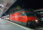 Die SBB Re 460 101-9 mit einem Interregio am 29.09.2012 in Luzern.