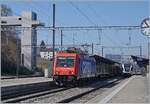 In Rorschach berraschte mich die SBB Cargo Re 484 006, die mit einem Gterzug in Richtung St.Margrethen fuhr.