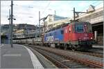 Die SBB Re 6/6 11619 (Re 620 019-0)  Arborn  wartet mit gut 20 Fans-u in auf die Weiterfahrt. 
30. Oktober 2025 Die SBB Re 6/6 11619 (Re 620 019-0)  Arborn  wartet mit gut 20 Fans-u in auf die Weiterfahrt. 
30. Oktober 2025