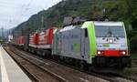 re-486-bls-traxx-f140-ms-2/553653/bls-486-508-591-85-4486-508-5 BLS 486 508-5(91 85 4486 508-5 CH-BLSC)rauscht hier mit einem KLV Zug durch Kaub am Rhein. 13.09.2013