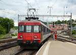 RBe 540 068-4 schob kräftig nach als der Zug in der Abstellung in Schaffhausen verschwand.