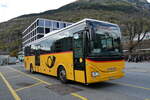 (281'782) - PostAuto Wallis - VS 445'911/PID 10'521 - Iveco am 24. Oktober 2025 beim Bahnhof Brig