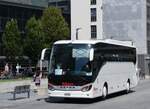 (265'509) - Edona, Schaffhausen - ZH 915'671 - Setra am 8. August 2024 beim Bahnhof Visp