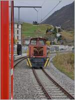 Bei der Einfahrt in Andermatt sah (und fotografiere) ich diese kleine Diesellok.