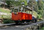  Biniou  lautet der Name der Dm 2/2 N� 3 der Blonay Chamby Bahn. 
Biniou nennt man in der (ehemaligen) Heimat der Dm 2/2 N� 3 eine Art  Dudelsack . 
Das Bild entstand auf freier Strecke der Blonay Chamby Bahn nach dem Drehen des Dm 2/2 N� 3. 

8. Sept. 2024
