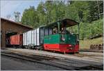 Die Blonay-Chamby Bahn G 2/2 N° 4 am Abend davor, noch  kalt  aber zumindest ein interessantes Fotosujet in Chaulin mit den beiden Güterwagen (TL 50 und CEV Gk 37) wobei ich letzteren noch