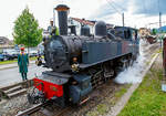 
50 Jahre BC - MEGA STEAM FESTIVAL der Museumsbahn Blonay–Chamby:
Die ex C.P. E164 G 2x2/2 Mallet-Dampflokomotive , ex MD 404, vom Verein La Traction als Gastlok beim Mega Steam Festival der BC, hier am 20.05.2018 beim Manöver im Bahnhof Blonay.